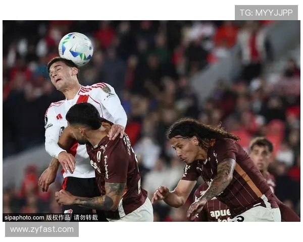 足球顶级助攻集锦精彩回顾：那些改变比赛走向的精准传球与无私奉献